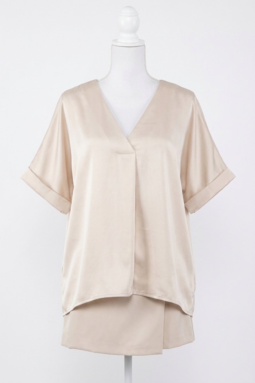 NEW GLAM reba v-neck top in cream